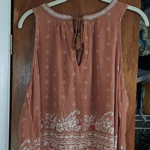 Nice, flowy sleeveless blouse- very good condition
